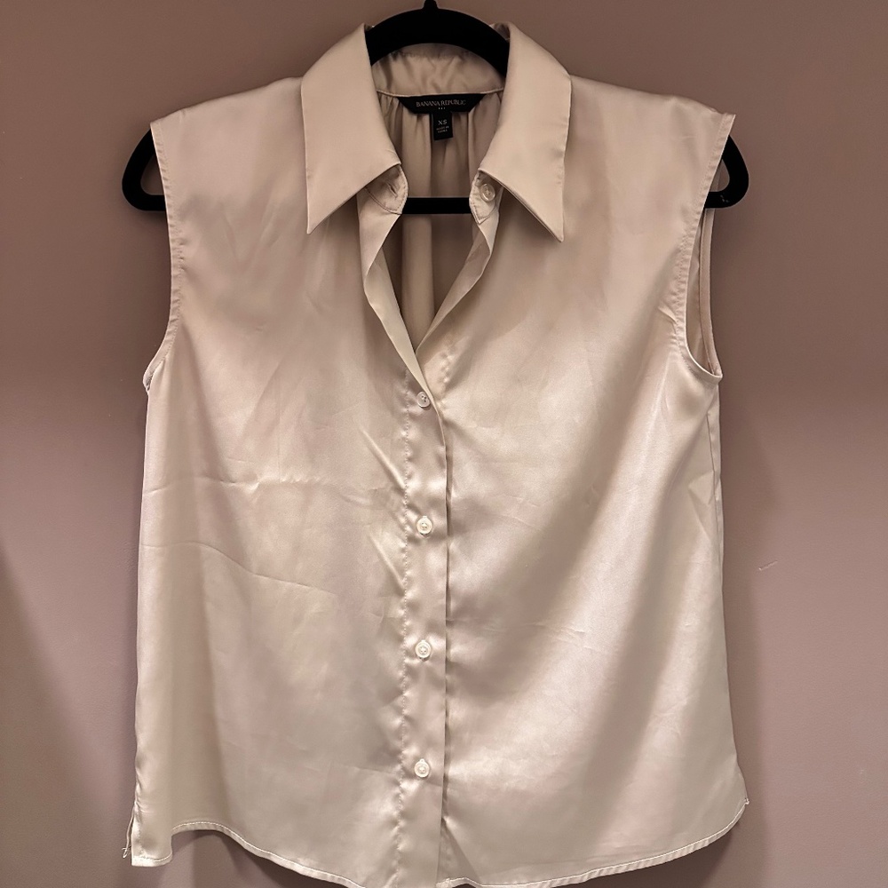 Banana Republic beige satin blouse